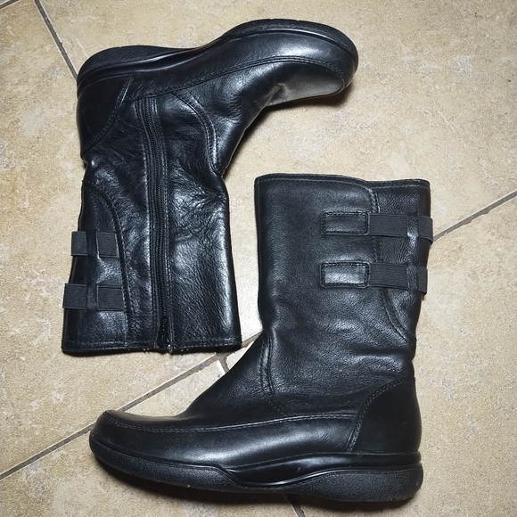 Clarks Women's Black Leather Winter Boots with Lamb's Wool Lining Size 6 - Picture 3 of 9